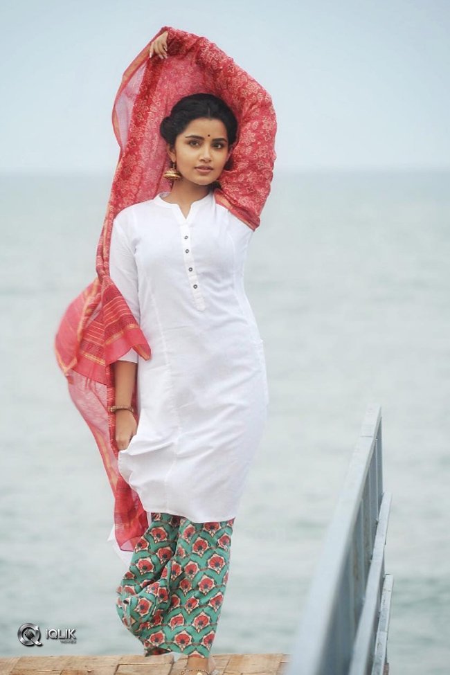 Anupama-Parameswaran